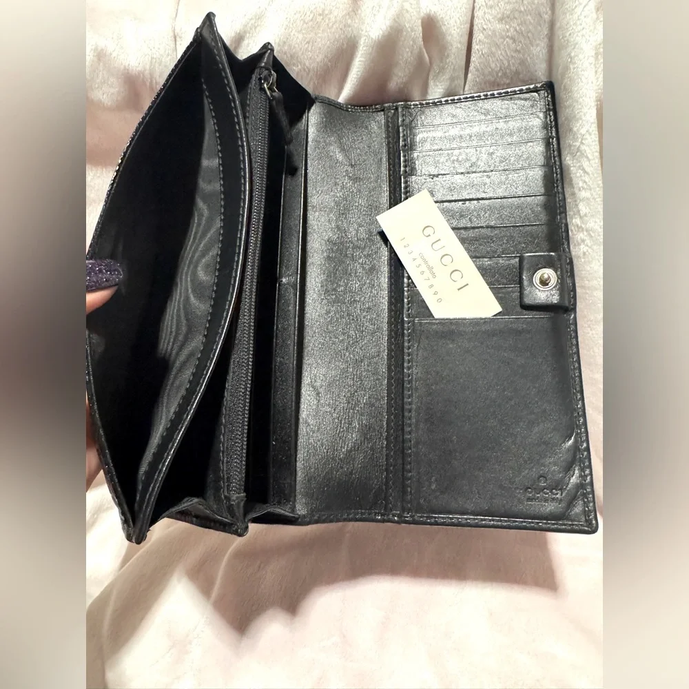 Gucci Black Guccissima Wallet – Authentic Timeless Design, Great Condition - Picture 9 of 16